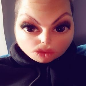 Meet your Posher, Crystal